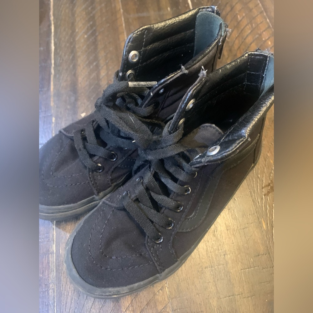 Kids 1.0 US Vans  still good condition authentic